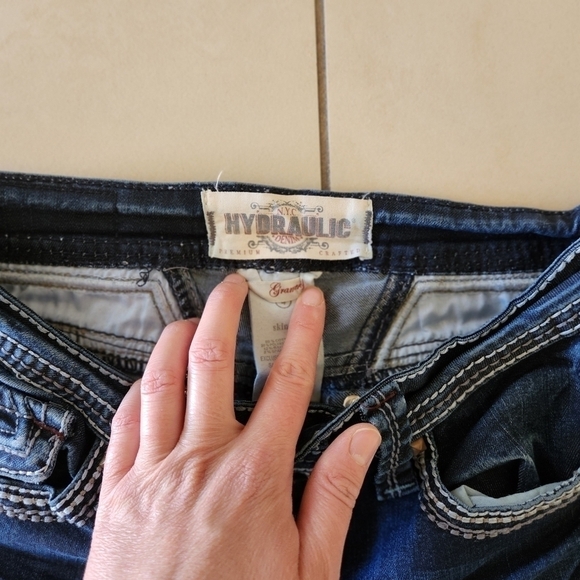 Stylish Blue Women's Jeans - Picture 5 of 10